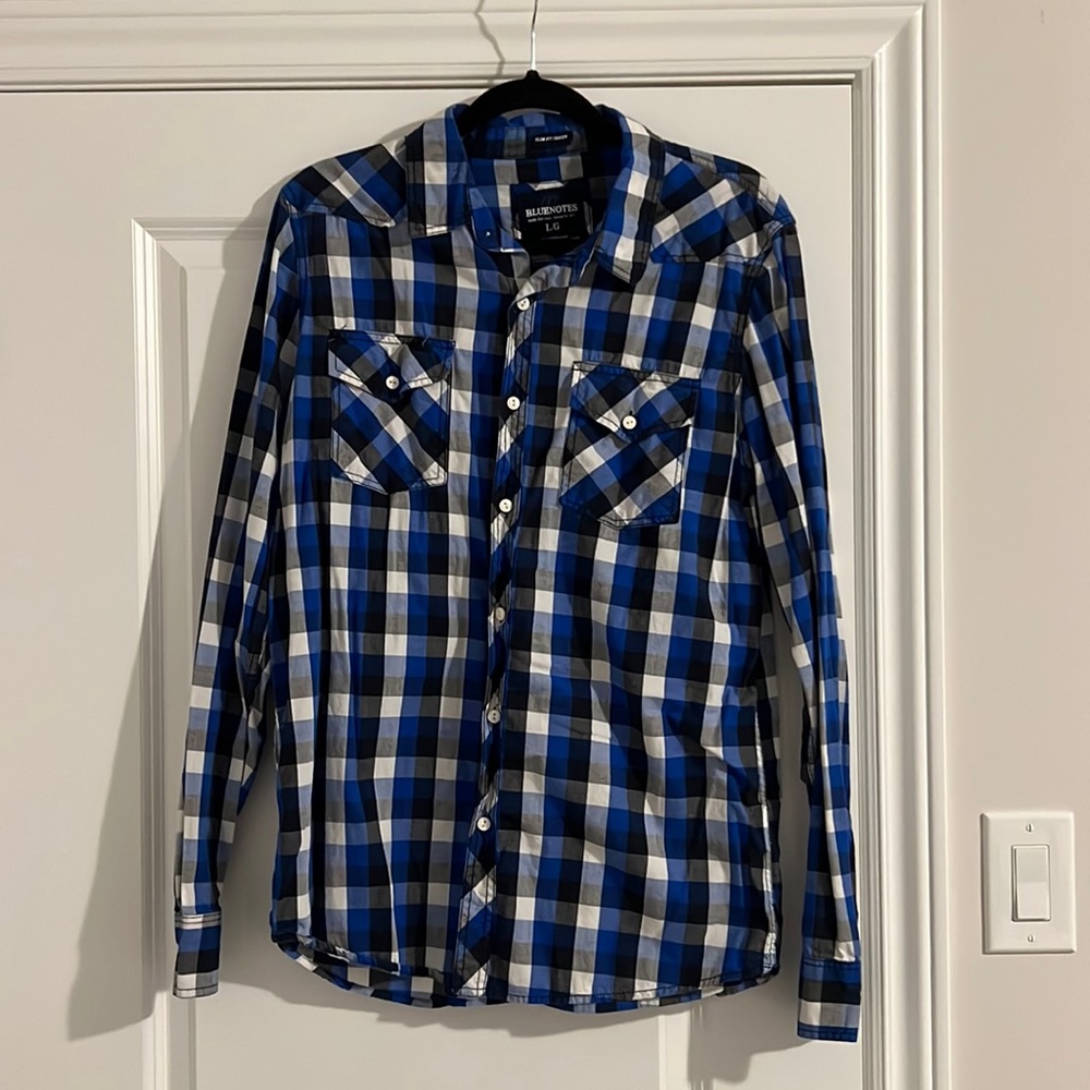 Bluenotes slim fit size large button down shirt